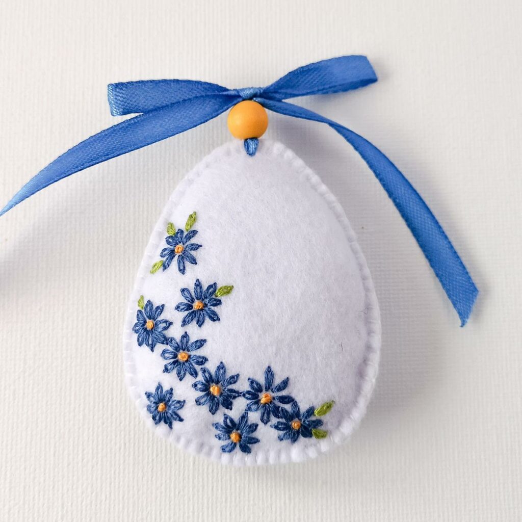 IMG 20200327 152817 - etmdesigns.eu - Easter Egg felt decoration with Daisies - 18 https://etmdesigns.eu/tag/free-embroidery-pdf-pattern/ -