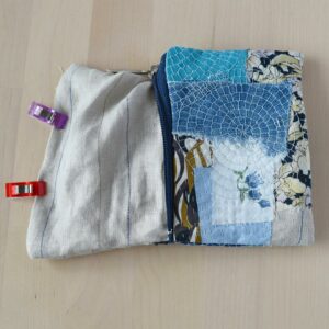 Sew together 3 scaled - etmdesigns.eu - Embroidered zipper pouch tutorial - 38 https://etmdesigns.eu/2022/11/13/easy-to-make-designs-is-moving/ -